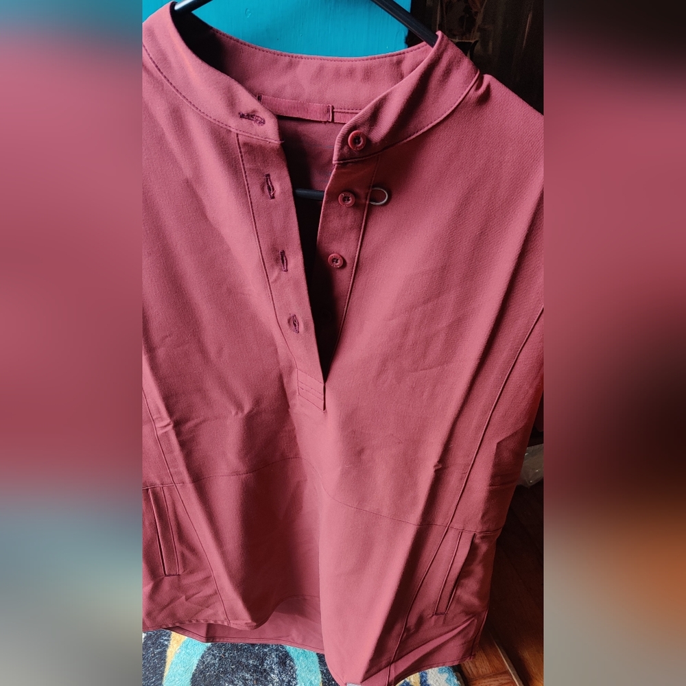 Brand new Figs Limited edition Mauve/ Dark Cherry XS scrub top women's